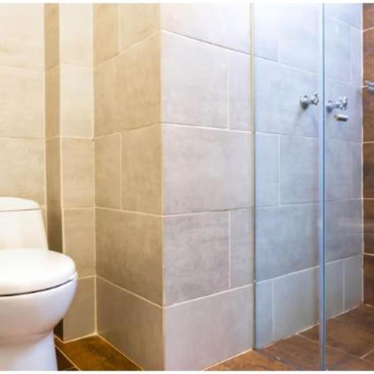 Hotel California Medellin - Habitación Doble Estándar - 9