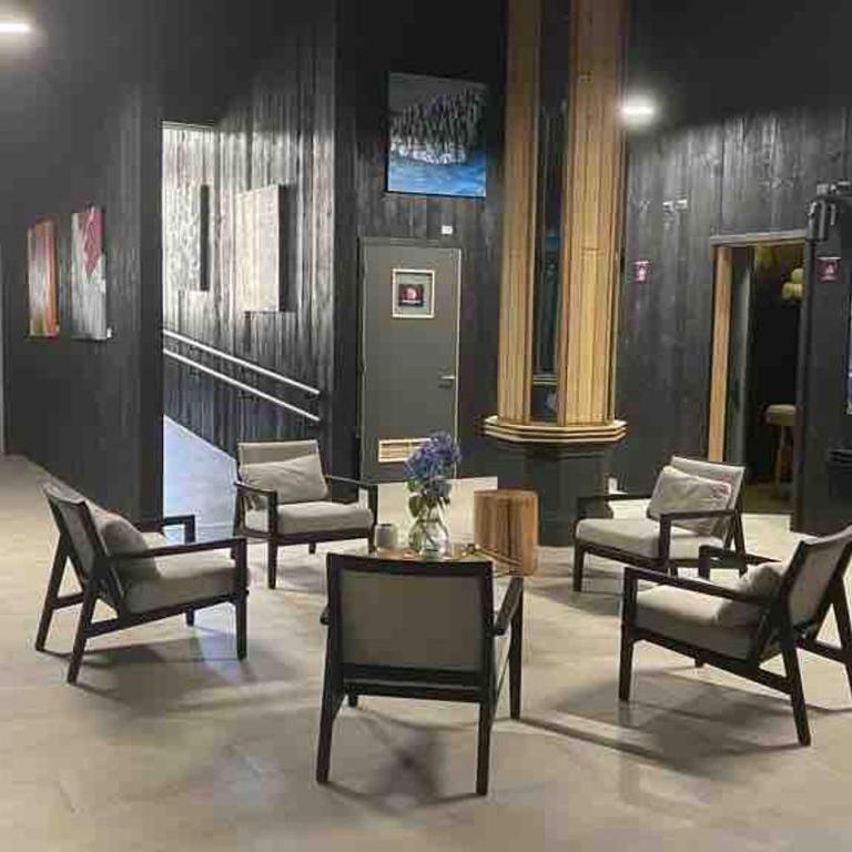 Condominium Apartment 1 - Rent per week - - Three-Bedroom Apartment - 4