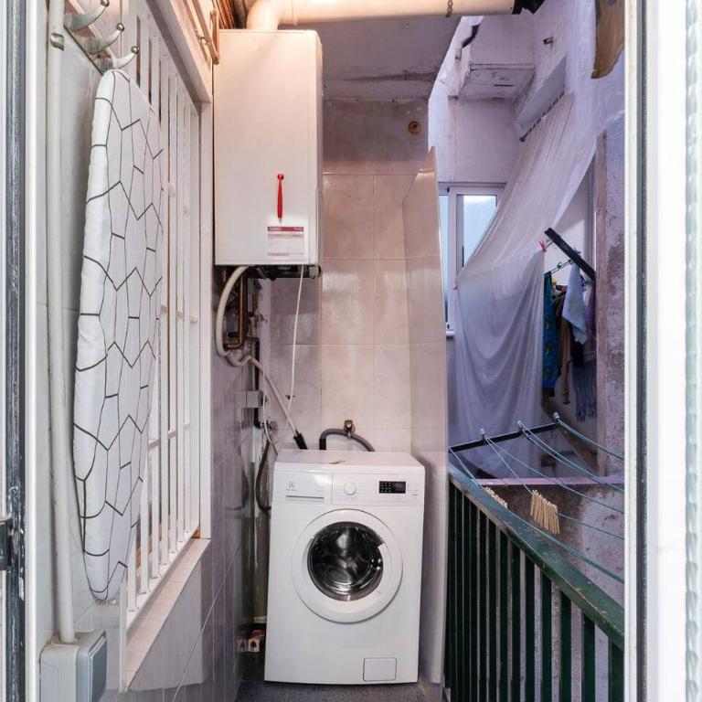 Homenfun Barcelona Los Bunkers - Three-Bedroom Apartment - 9