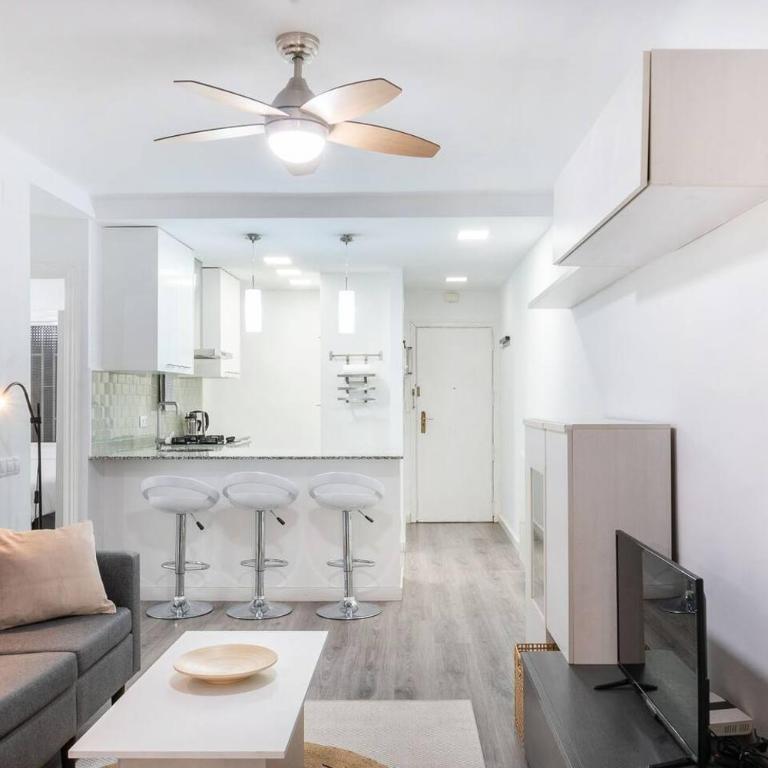 Homenfun Barcelona Los Bunkers - Three-Bedroom Apartment - 12