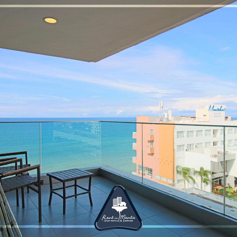 Best Area Spectacular apartment by the sea - Three-Bedroom Apartment - 1