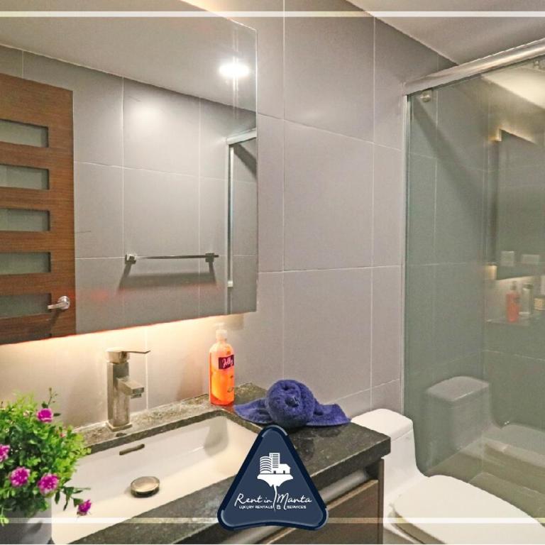 Best Area Spectacular apartment by the sea - Three-Bedroom Apartment - 6