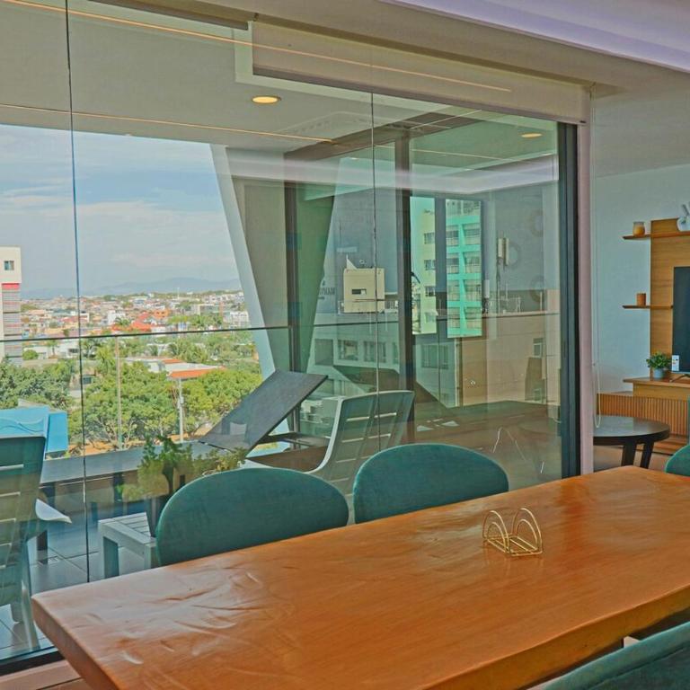 Best Area Spectacular apartment by the sea - Three-Bedroom Apartment - 7