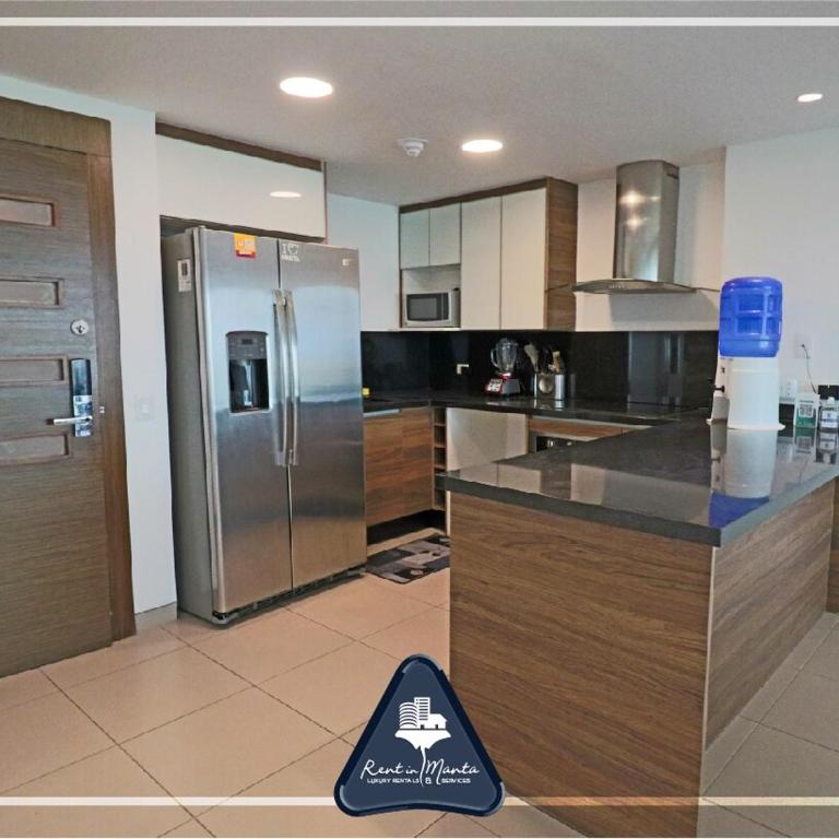 Best Area Spectacular apartment by the sea - Three-Bedroom Apartment - 9