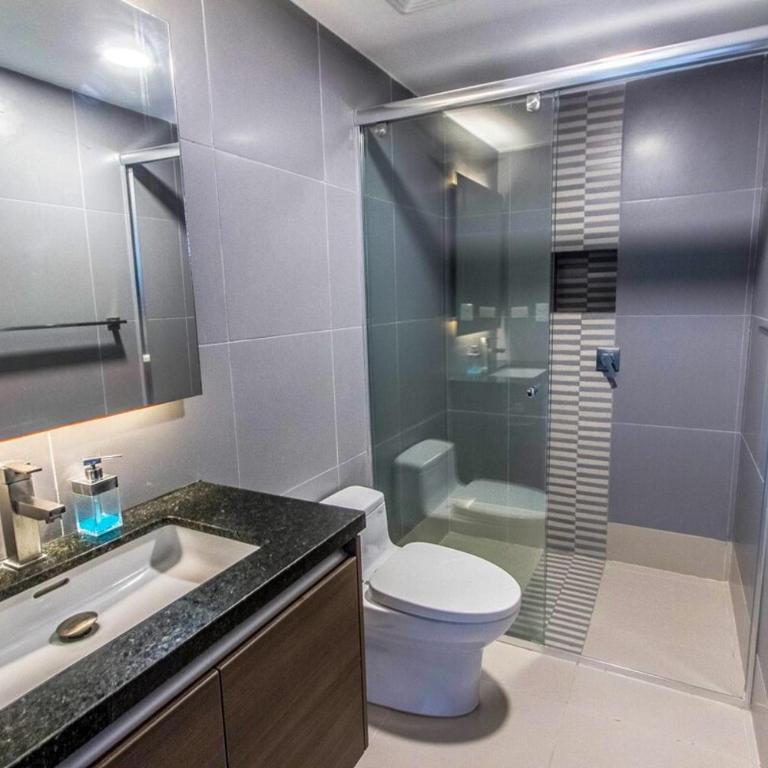Best Area Spectacular apartment by the sea - Three-Bedroom Apartment - 15