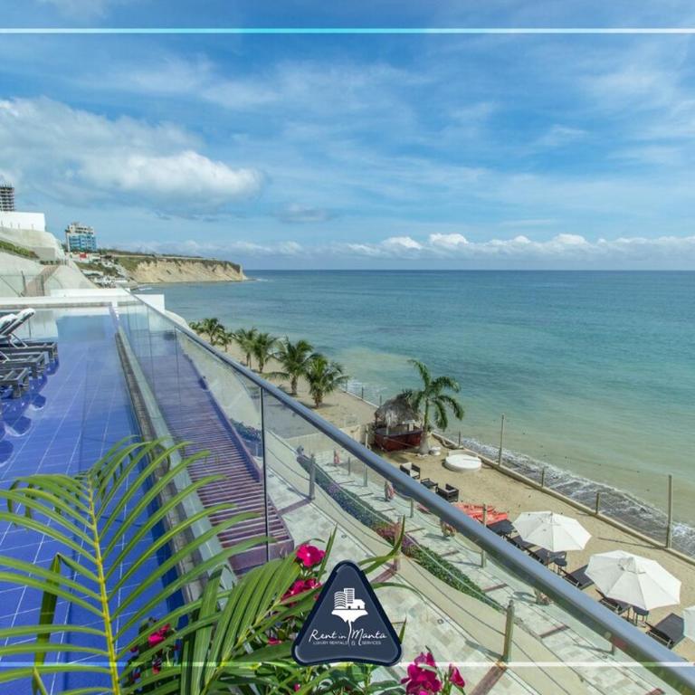 Best Area Spectacular apartment by the sea - Three-Bedroom Apartment - 16