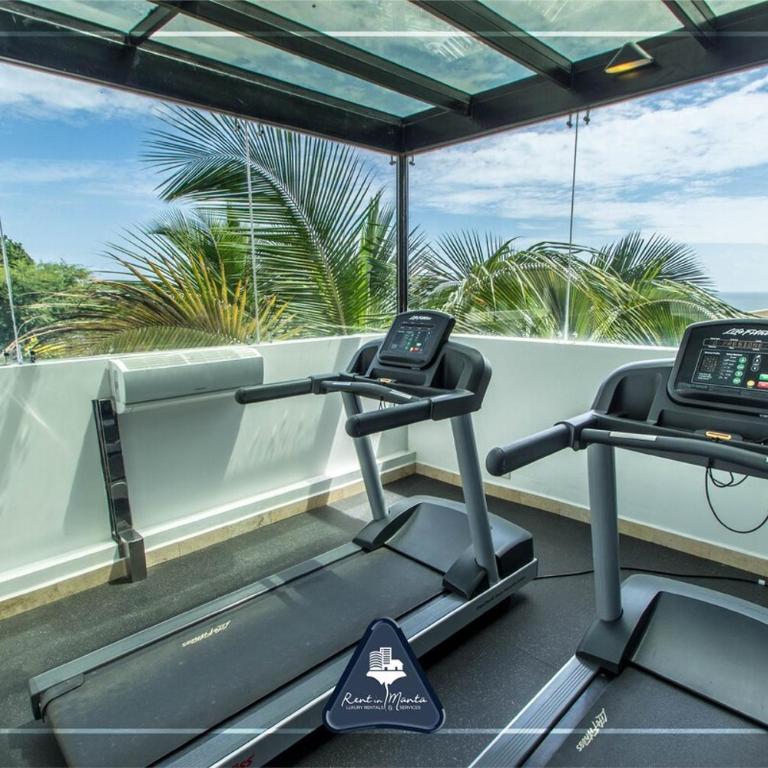 Best Area Spectacular apartment by the sea - Three-Bedroom Apartment - 17