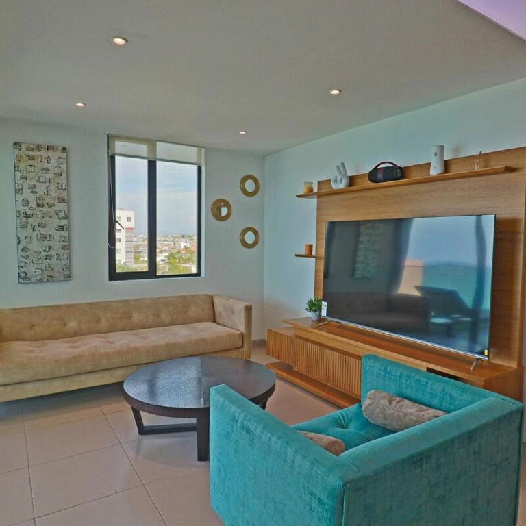 Best Area Spectacular apartment by the sea - Three-Bedroom Apartment - 20
