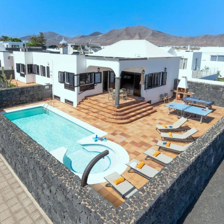 Villa Emerita by Villa Plus - Villa - 12