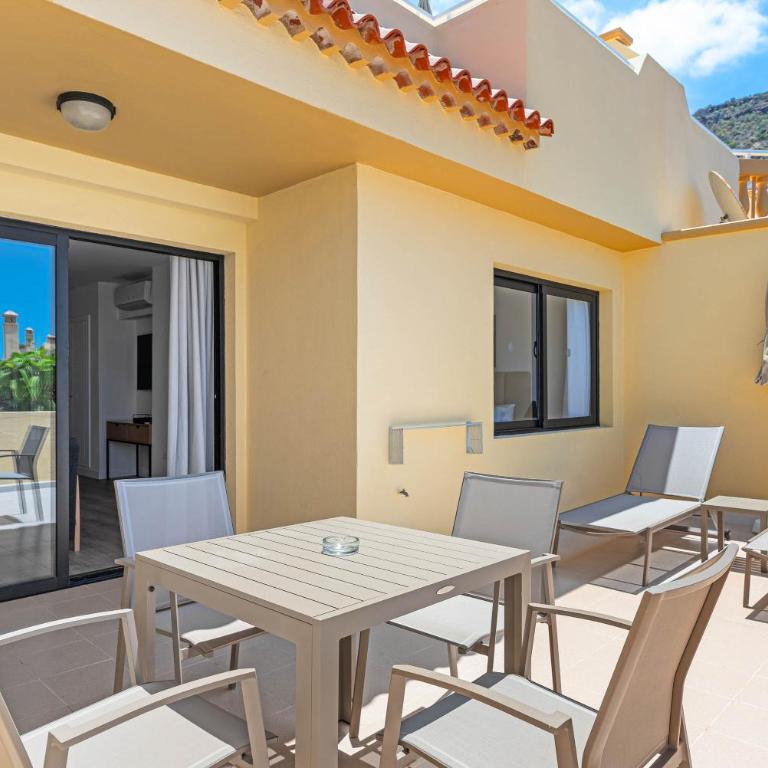 Ramada Residences by Wyndham Costa Adeje - Apartamento Superior de 1 dormitorio con vistas al mar - 9