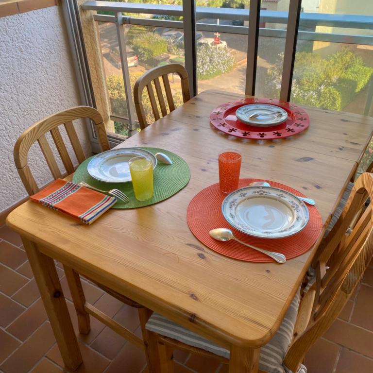 l'appart de la mer Sanary, confort absolu, tout à pied, port, plage, clim et garage privé - Apartamento de 1 dormitorio - 2