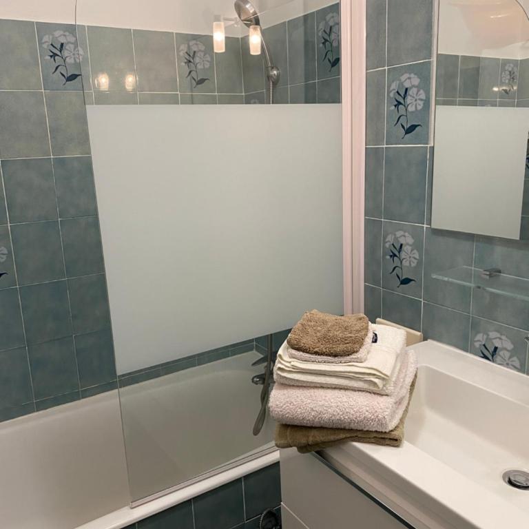 l'appart de la mer Sanary, confort absolu, tout à pied, port, plage, clim et garage privé - Apartamento de 1 dormitorio - 39