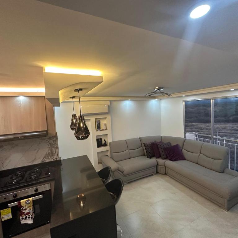 APARTAMENTO NUEVO AMOBLADO Neiva Conjunto Residencial Goya 504 - Apartamento de 3 dormitorios - 4