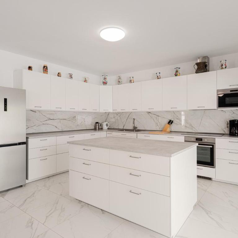 Villa Selvetta, lujo en Puerto Marina Benalmadena - Villa - 11
