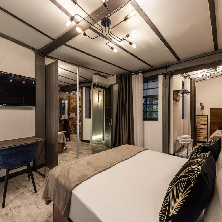 Waou Boutique SOL - Triple Room with Private Bathroom - 2