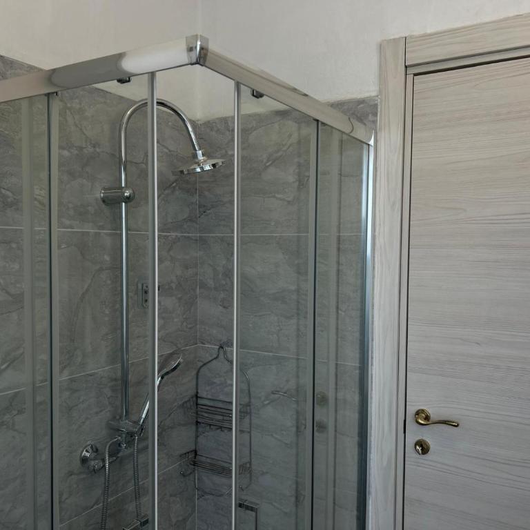 Le Perle Verona - Appartamento con 2 Camere da Letto e Balcone - 33