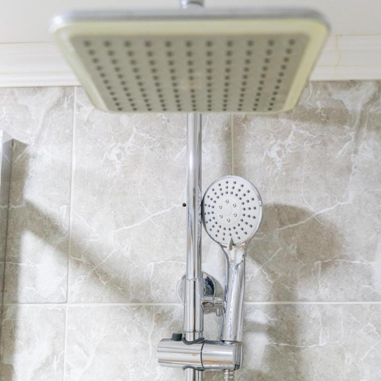 Hostal Andes Patagonicos - Habitación Doble con baño privado - 4