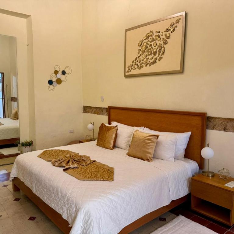 Kuxtal Hotel Boutique - Deluxe King Room - 1