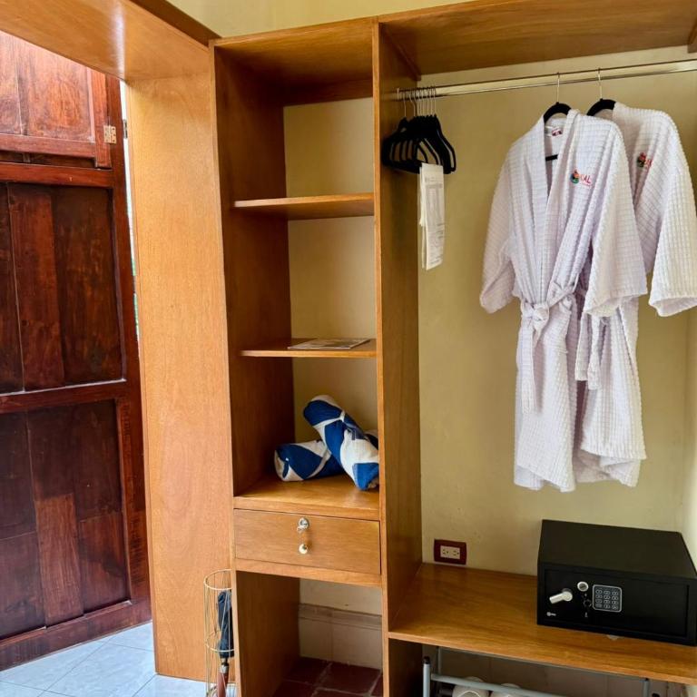 Kuxtal Hotel Boutique - Deluxe King Room - 3