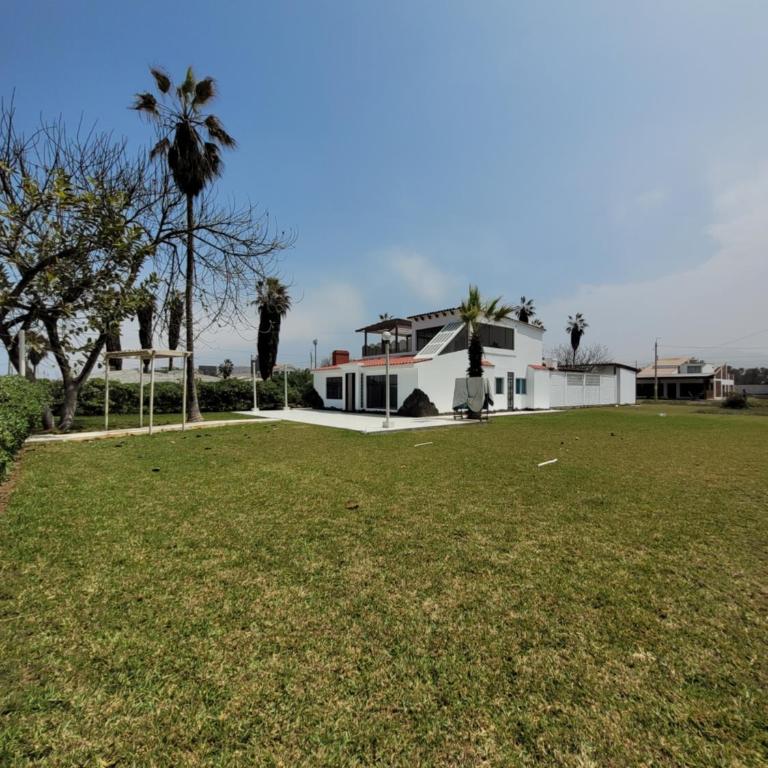 Casa con Piscina privada y a pasos de la playa - Vacation Home - 23
