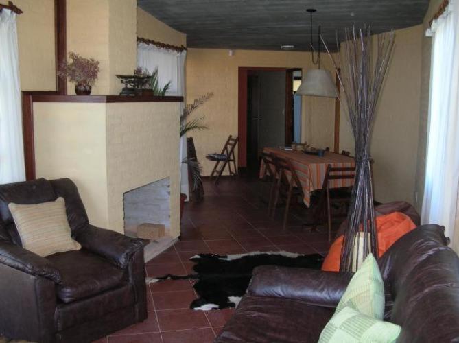 House with garden on the beach - Three-Bedroom House - 6