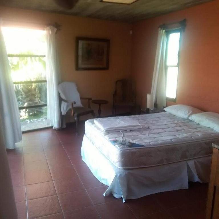 House with garden on the beach - Three-Bedroom House - 7