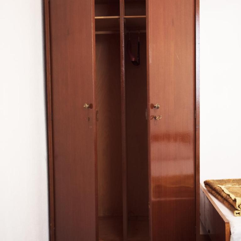 Hostel Center - Krevet u Četvorokrevetnoj Mešanoj Spavaonici - 1