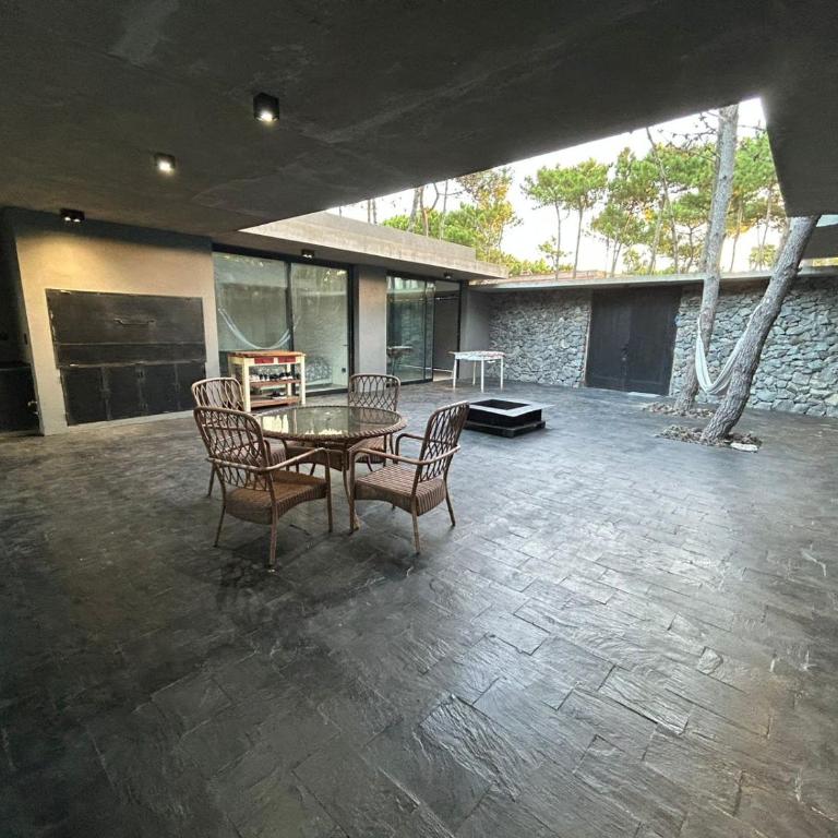 VILLAROBLES bosque y playa - Five-Bedroom House - 15