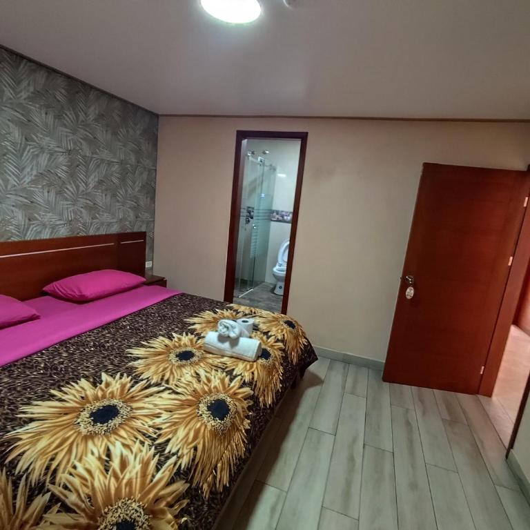 Hostal California AC-DC - King Room - 4