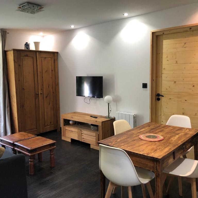 Gîtes du Grand Replomb, Piscine et Jacuzzi - Maison 1 Chambre - 9