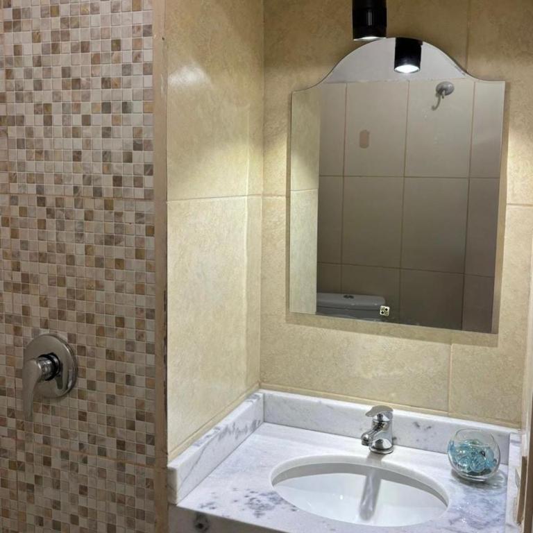 Hermoso Departamento en excelente ubicación en ciudad del Este - One-Bedroom Apartment - 5