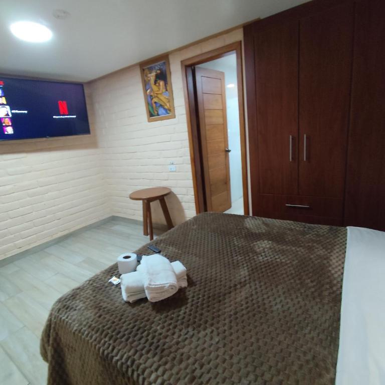 Hostal California AC-DC - Queen Room - 3