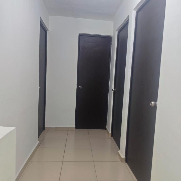 Casa Siena 3 bedrooms Close to the airport - Three-Bedroom House - 4