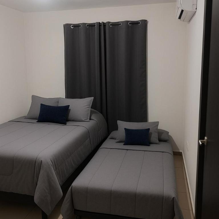 Casa Siena 3 bedrooms Close to the airport - Three-Bedroom House - 12