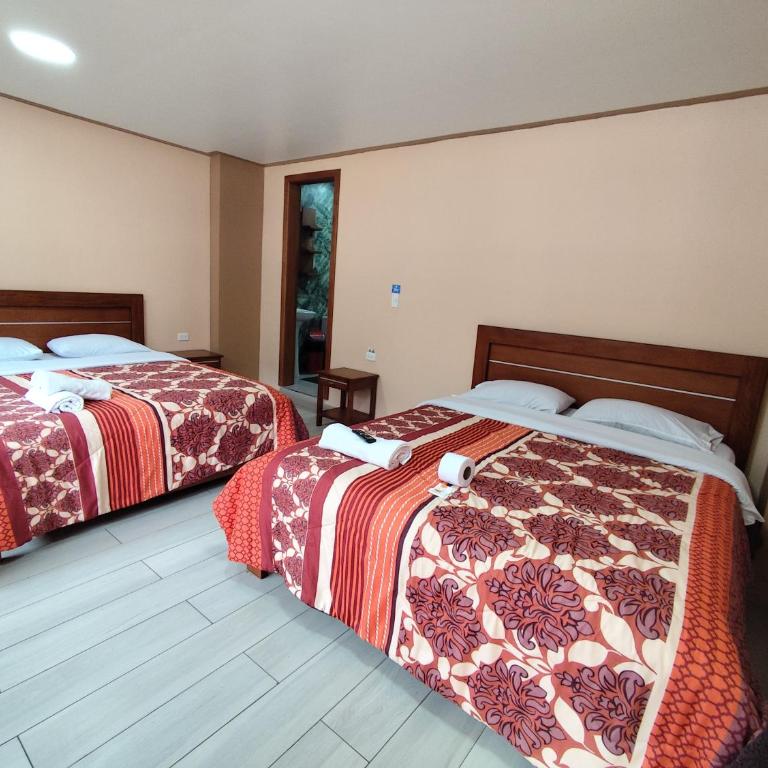 Hostal California AC-DC - Quadruple Room - 2