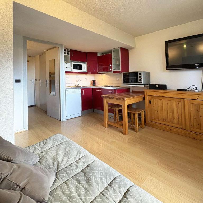 Mini studio 4 personnes au centre des Orres, accès direct aux pistes - FR-1-322-688 - Apartment - 4