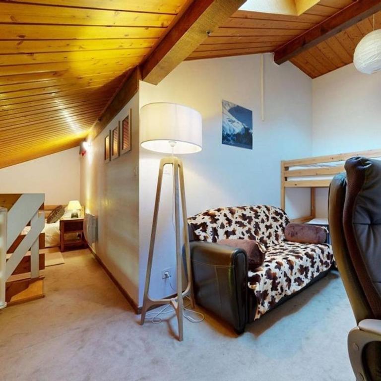 À Louer Duplex T3 à Saint-Jean-d'Aulps avec Balcon - Appartement 2 Chambres - 6