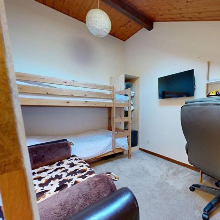 À Louer Duplex T3 à Saint-Jean-d'Aulps avec Balcon - Appartement 2 Chambres - 7