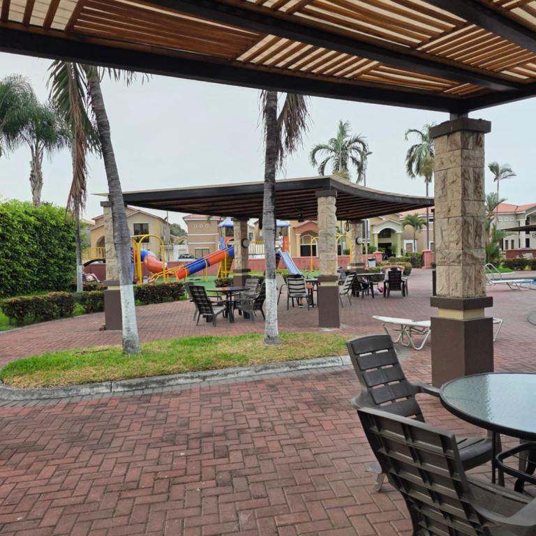 Via Samborondón Ciudad Celeste, Tipo Mansión, 5 camas, 4 hab, piscina gym - Villa - 9