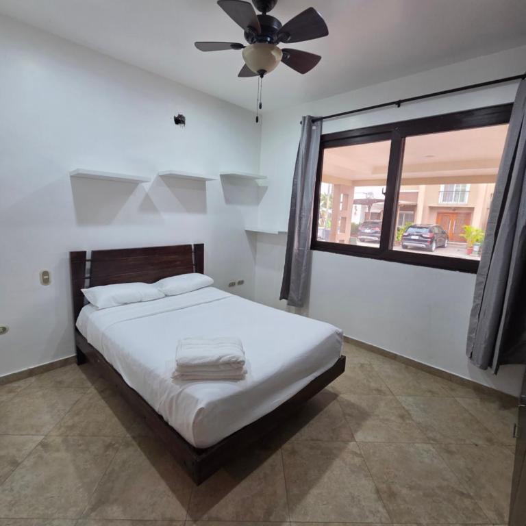 Via Samborondón Ciudad Celeste, Tipo Mansión, 5 camas, 4 hab, piscina gym - Villa - 20