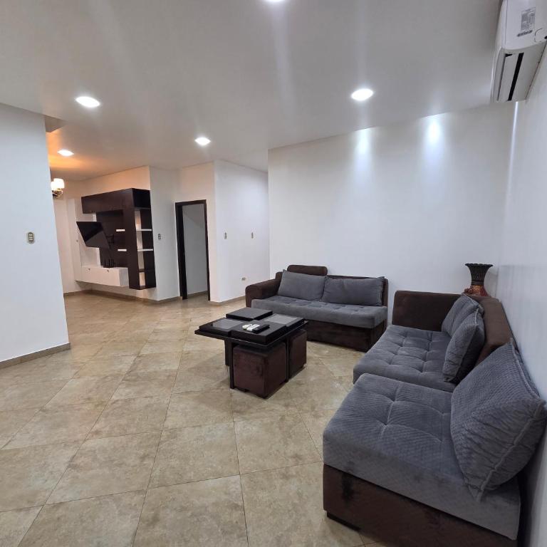 Via Samborondón Ciudad Celeste, Tipo Mansión, 5 camas, 4 hab, piscina gym - Villa - 26