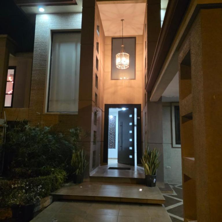Via Samborondón Ciudad Celeste, Tipo Mansión, 5 camas, 4 hab, piscina gym - Villa - 29