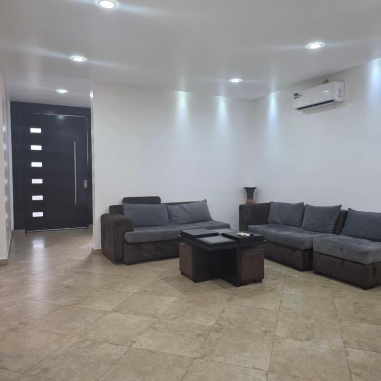 Via Samborondón Ciudad Celeste, Tipo Mansión, 5 camas, 4 hab, piscina gym - Villa - 43