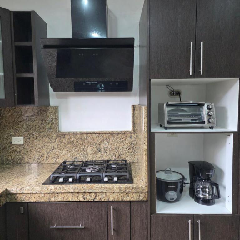 Via Samborondón Ciudad Celeste, Tipo Mansión, 5 camas, 4 hab, piscina gym - Villa - 54