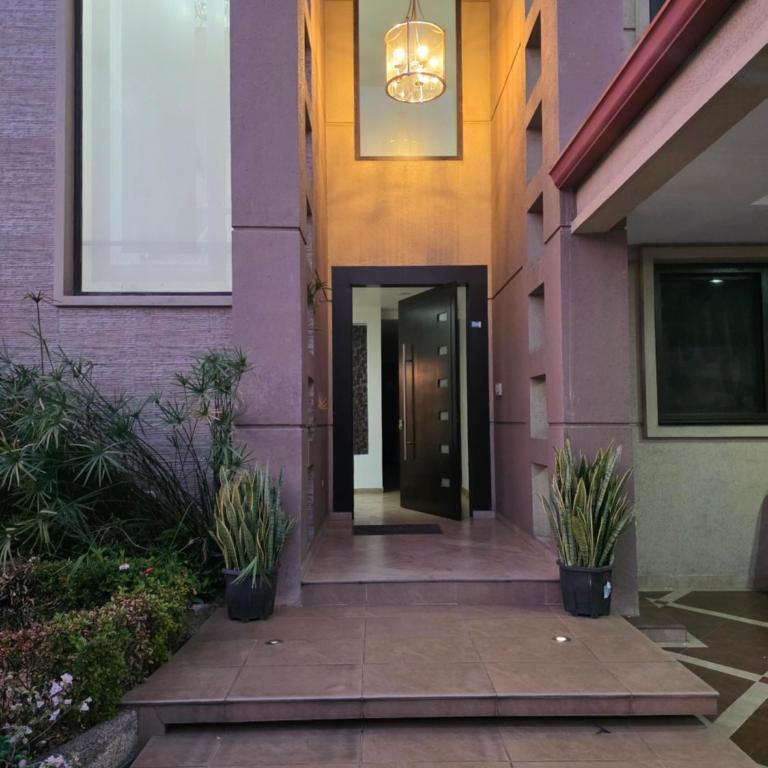 Via Samborondón Ciudad Celeste, Tipo Mansión, 5 camas, 4 hab, piscina gym - Villa - 45