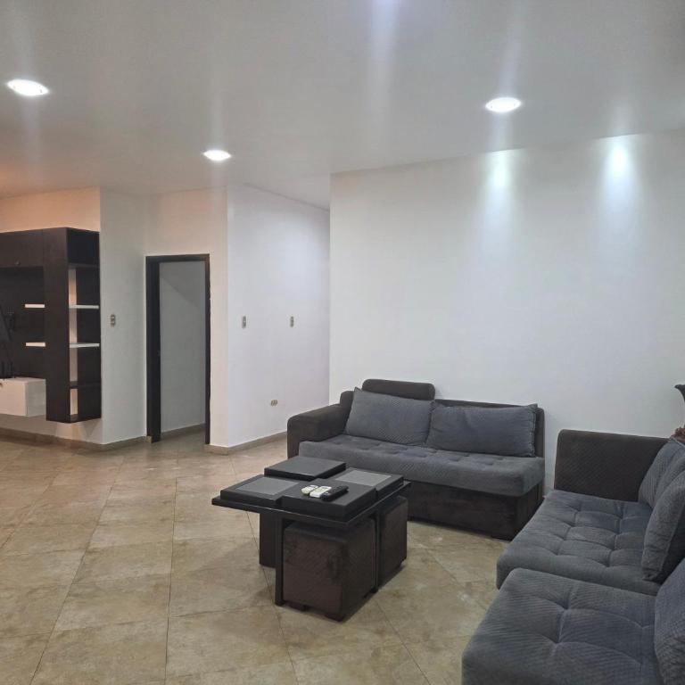 Via Samborondón Ciudad Celeste, Tipo Mansión, 5 camas, 4 hab, piscina gym - Villa - 51