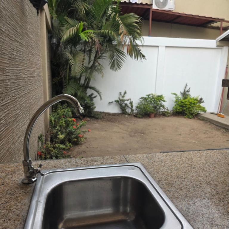 Via Samborondón Ciudad Celeste, Tipo Mansión, 5 camas, 4 hab, piscina gym - Villa - 56