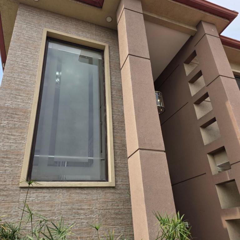 Via Samborondón Ciudad Celeste, Tipo Mansión, 5 camas, 4 hab, piscina gym - Villa - 65