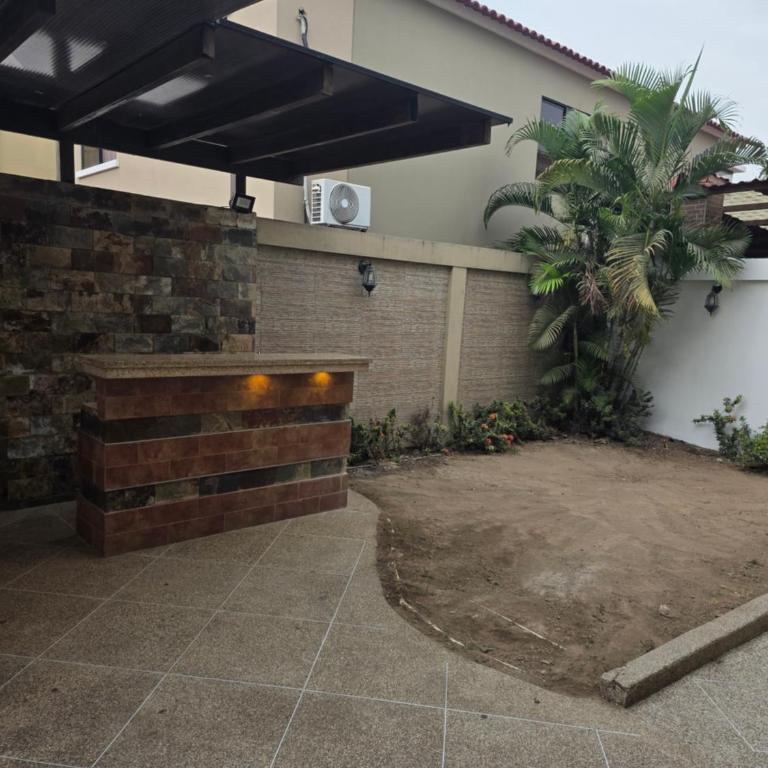 Via Samborondón Ciudad Celeste, Tipo Mansión, 5 camas, 4 hab, piscina gym - Villa - 58