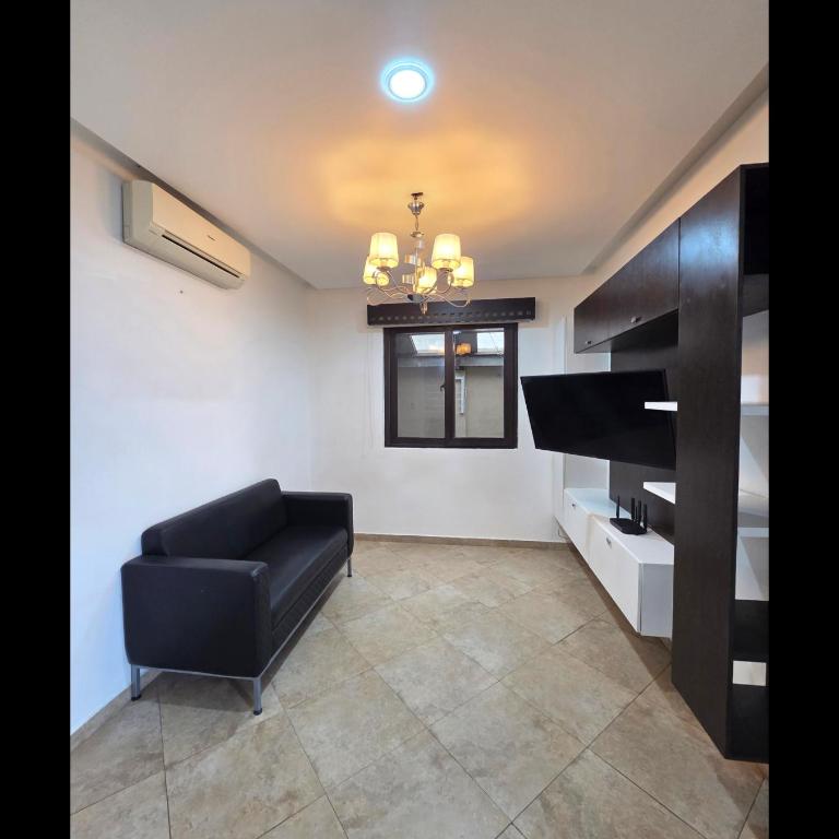 Via Samborondón Ciudad Celeste, Tipo Mansión, 5 camas, 4 hab, piscina gym - Villa - 77